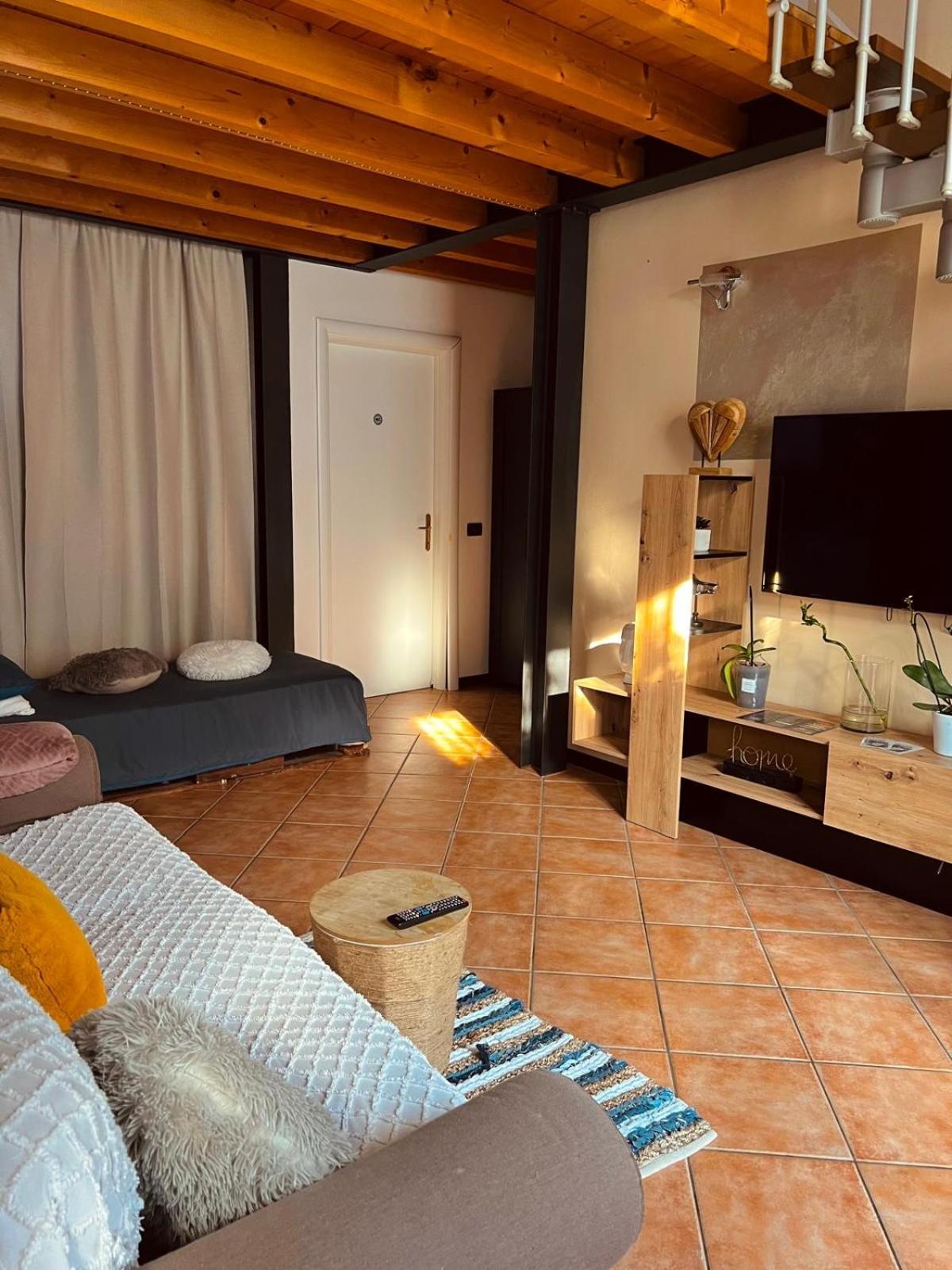 Loft Dei Lupi 260m Dal Duomo Freeparking Apartment *